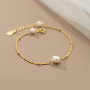 Bracelet à breloques en perles baroques